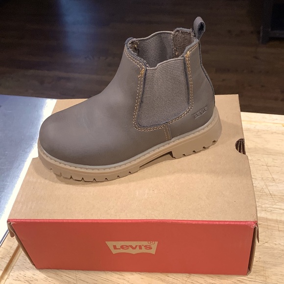 Levi boy boots dark brown warn once - Picture 1 of 1